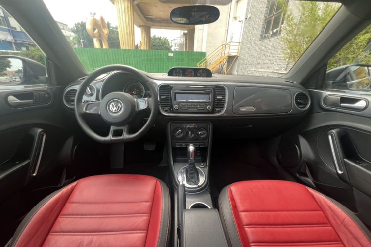 Used Volkswagen Beetle 2013 1.4 TSI Comfort Model Interior 3