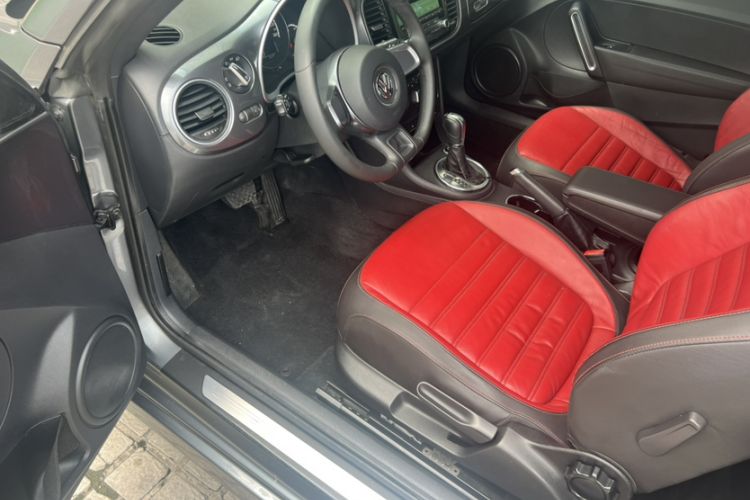 Used Volkswagen Beetle 2013 1.4 TSI Comfort Model Interior 4