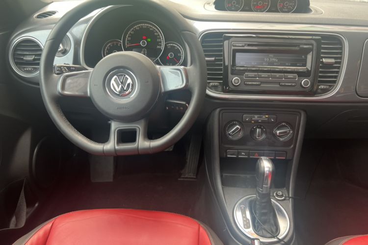 Used Volkswagen Beetle 2013 1.4 TSI Comfort Model Interior 5
