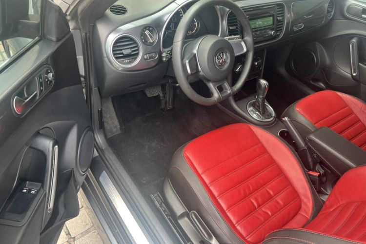 Used Volkswagen Beetle 2013 1.4 TSI Comfort Model Interior 9