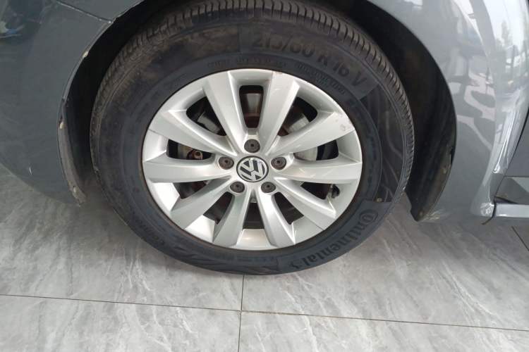Used Volkswagen Beetle 2013 1.2TSI Comfort Model Left Front Wheel Hub