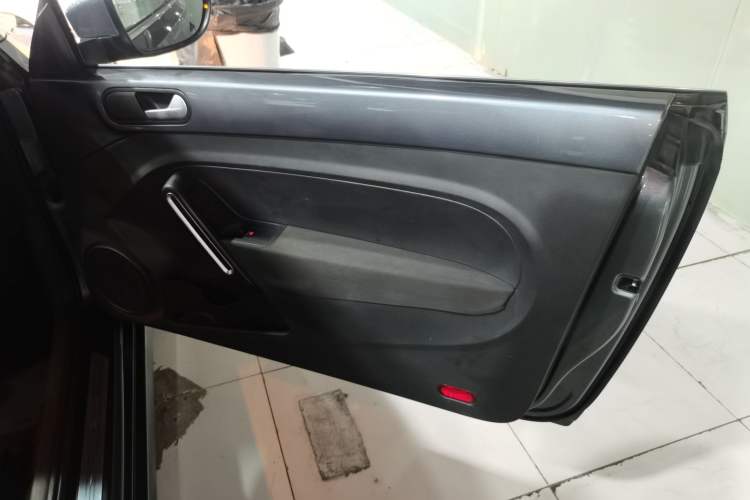 Used Volkswagen Beetle 2013 1.4TSI Fashion Edition Right Front Door Interior