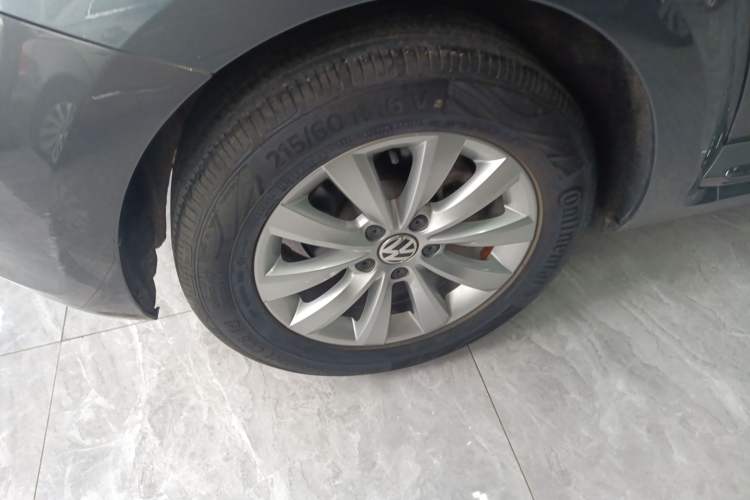Used Volkswagen Beetle 2013 1.2TSI Comfort Model Right Rear Wheel Hub