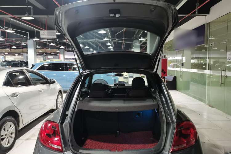 Used Volkswagen Beetle 2013 1.4TSI Fashion Edition Trunk