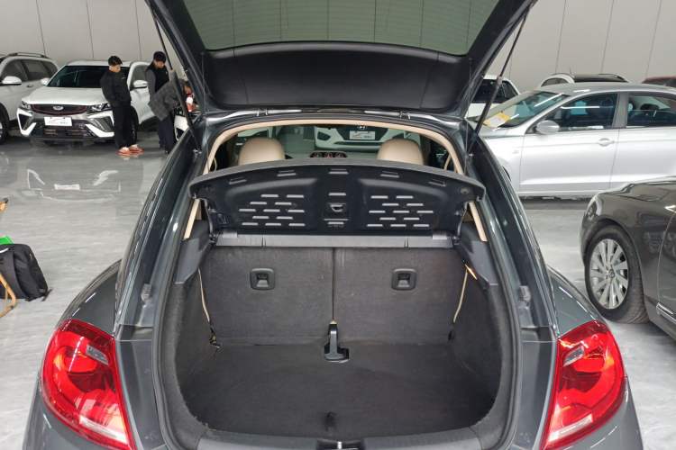 Used Volkswagen Beetle 2013 1.2TSI Comfort Model Trunk