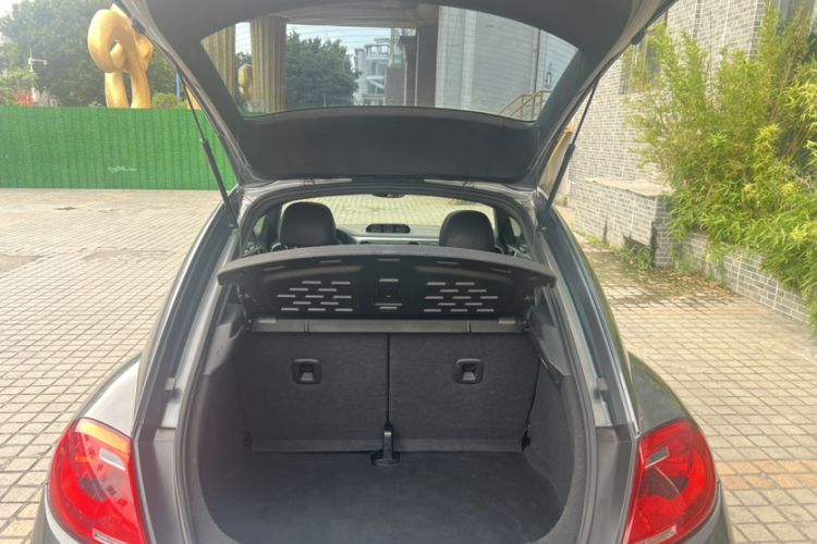 Used Volkswagen Beetle 2013 1.4 TSI Comfort Model Trunk