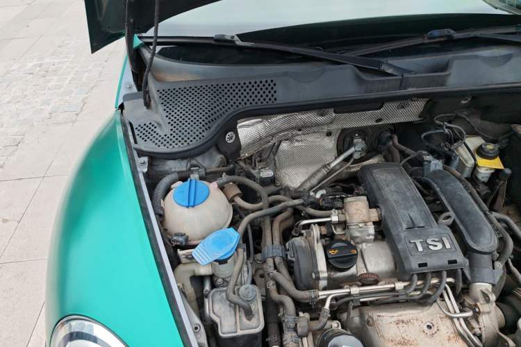 Used Volkswagen Beetle 2013 1.2TSI Fashion Edition Engine Bay Right
