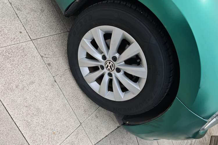 Used Volkswagen Beetle 2013 1.2TSI Fashion Edition Right Front Wheel Hub