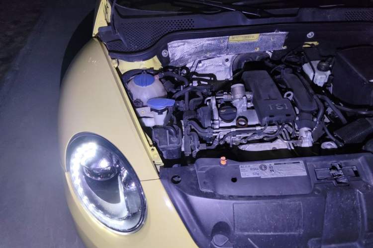 Used Volkswagen Beetle 2013 1.2TSI Fashion Edition Engine Bay Right