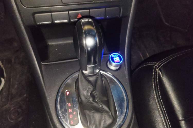 Used Volkswagen Beetle 2013 1.2TSI Fashion Edition Gear Lever