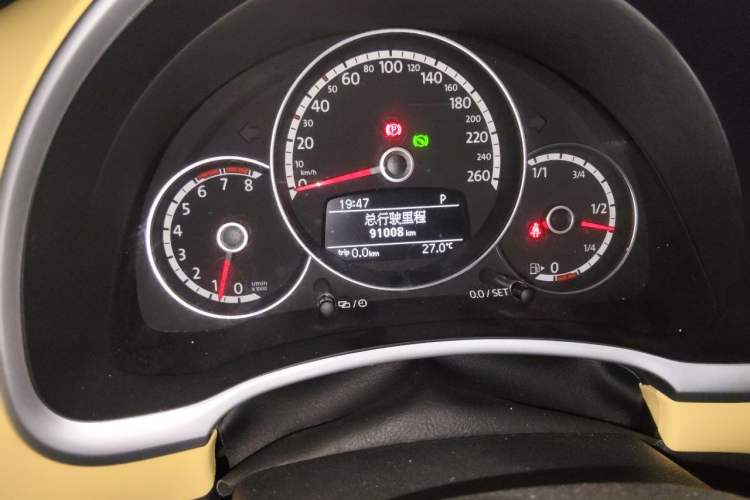 Used Volkswagen Beetle 2013 1.2TSI Fashion Edition Odometer Close Up