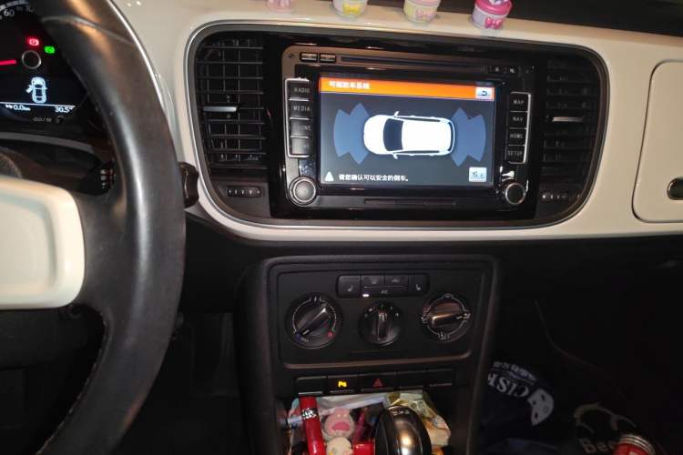 Used Volkswagen Beetle 2013 1.4 TSI Comfort Model Audio And AC Panel
