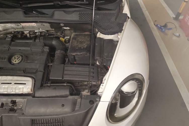 Used Volkswagen Beetle 2013 1.4 TSI Comfort Model Engine Bay Left