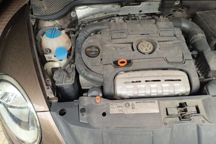 Used Volkswagen Beetle 2013 1.4TSI Luxury Model Engine Bay Right