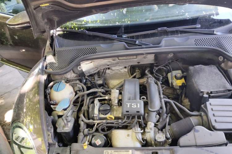 Used Volkswagen Beetle 2013 1.2TSI Fashion Edition Engine Bay Right