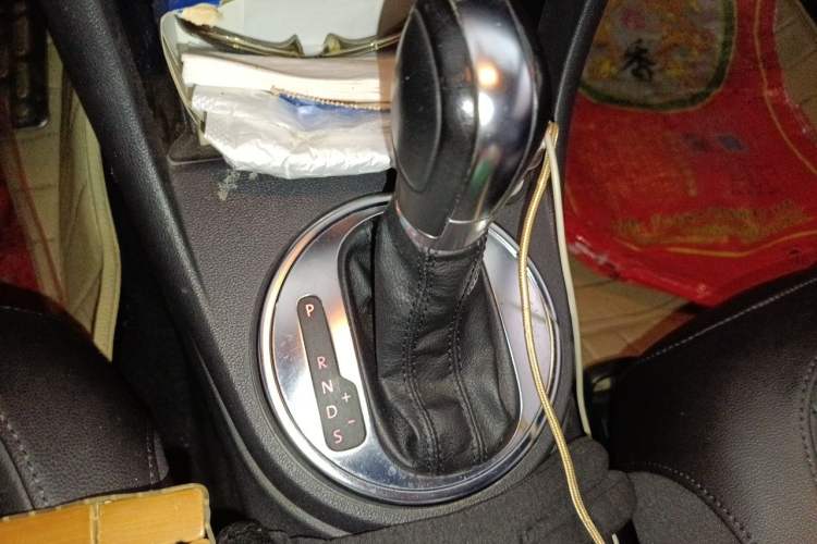 Used Volkswagen Beetle 2013 1.4TSI Luxury Model Gear Lever