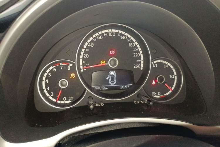 Used Volkswagen Beetle 2013 1.4TSI Luxury Model Instrument Cluster