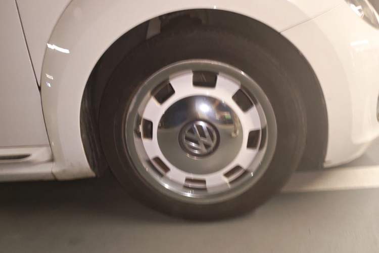 Used Volkswagen Beetle 2013 1.4 TSI Comfort Model Right Front Wheel Hub