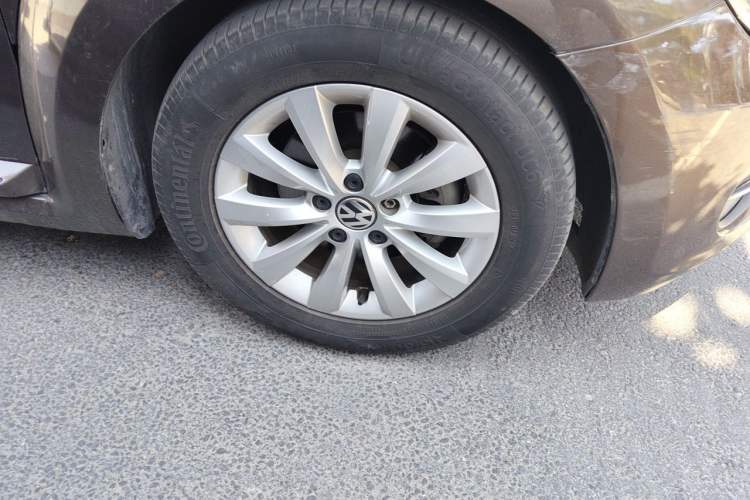 Used Volkswagen Beetle 2013 1.2TSI Fashion Edition Right Front Wheel Hub