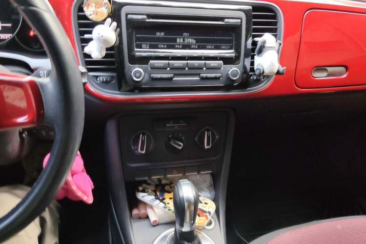 Used Volkswagen Beetle 2013 1.2TSI Fashion Edition Audio And AC Panel