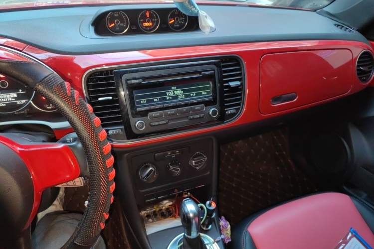 Used Volkswagen Beetle 2013 1.2TSI Fashion Edition Audio And AC Panel