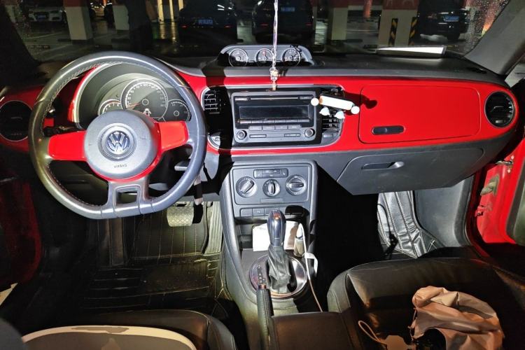 Used Volkswagen Beetle 2013 1.4 TSI Comfort Model Center Console