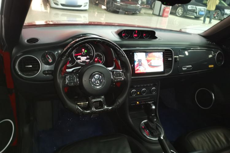 Used Volkswagen Beetle 2013 2.0 TSI Top-Trim Model Center Console