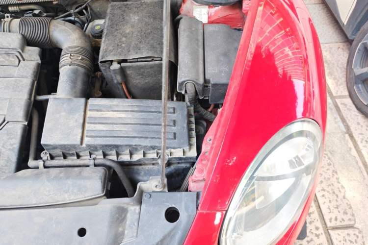 Used Volkswagen Beetle 2013 1.4TSI Luxury Model Engine Bay Left