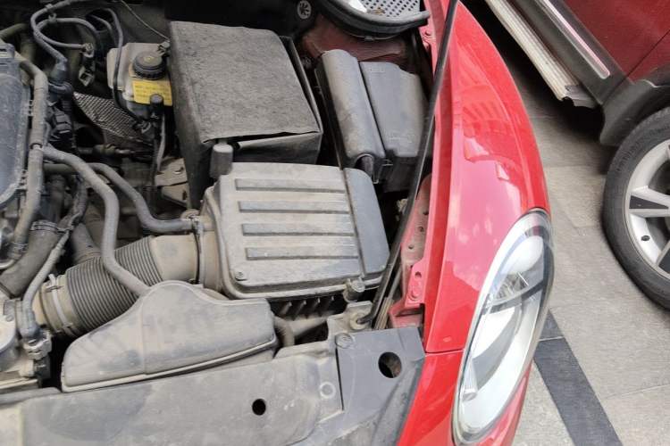 Used Volkswagen Beetle 2013 1.2TSI Fashion Edition Engine Bay Left
