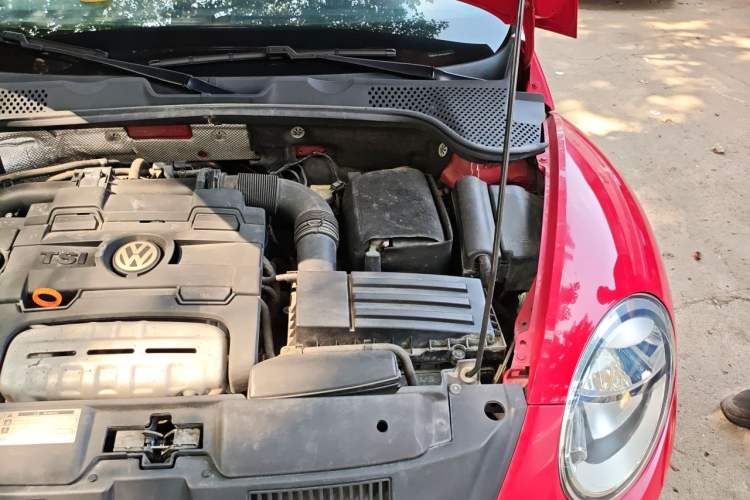 Used Volkswagen Beetle 2013 1.4TSI Fashion Edition Engine Bay Left