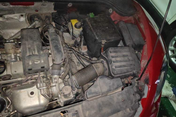 Used Volkswagen Beetle 2013 1.2TSI Comfort Model Engine Bay Left