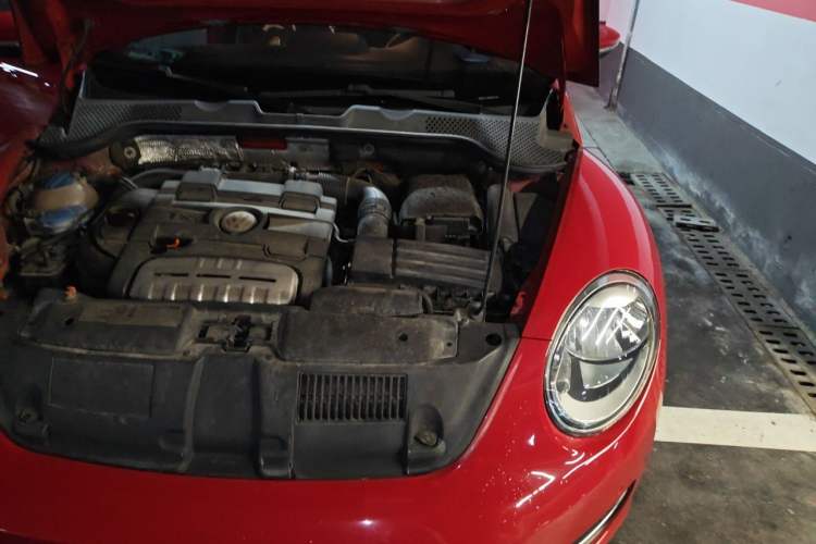 Used Volkswagen Beetle 2013 1.4 TSI Comfort Model Engine Bay Left