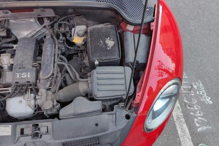 Used Volkswagen Beetle 2013 1.2TSI Fashion Edition Engine Bay Left
