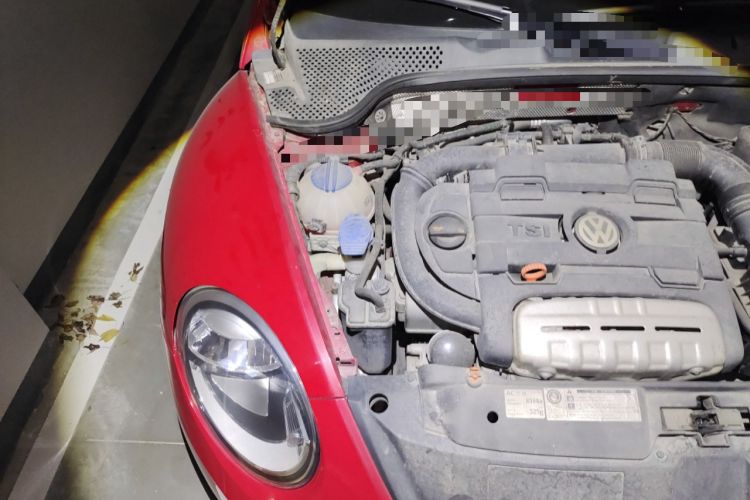 Used Volkswagen Beetle 2013 1.4TSI Luxury Model Engine Bay Right
