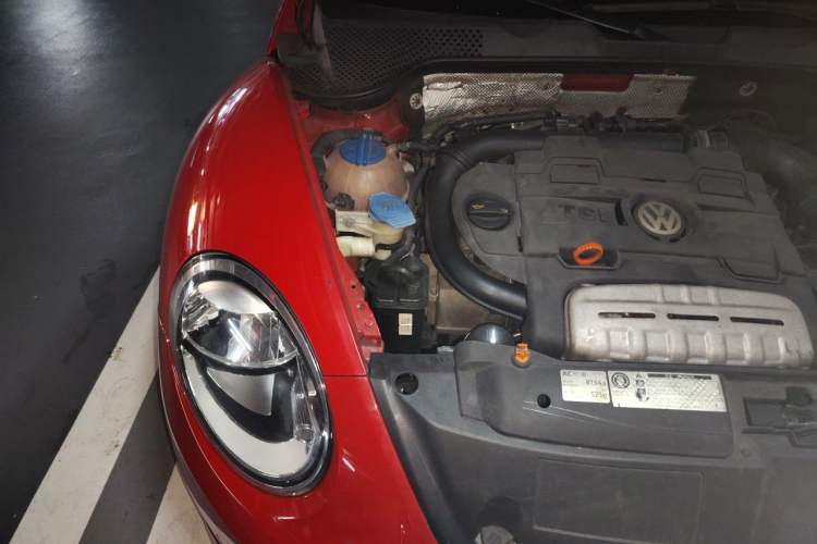 Used Volkswagen Beetle 2013 1.4TSI Luxury Model Engine Bay Right