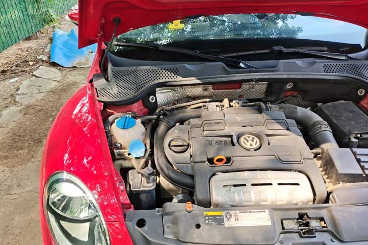 Used Volkswagen Beetle 2013 1.4TSI Fashion Edition Engine Bay Right