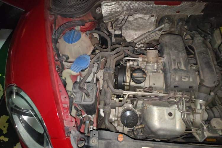 Used Volkswagen Beetle 2013 1.2TSI Comfort Model Engine Bay Right