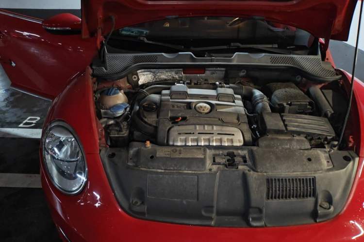 Used Volkswagen Beetle 2013 1.4 TSI Comfort Model Engine Bay Right