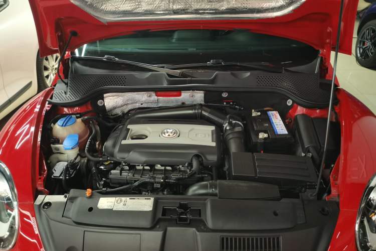 Used Volkswagen Beetle 2013 2.0 TSI Top-Trim Model Engine Bay