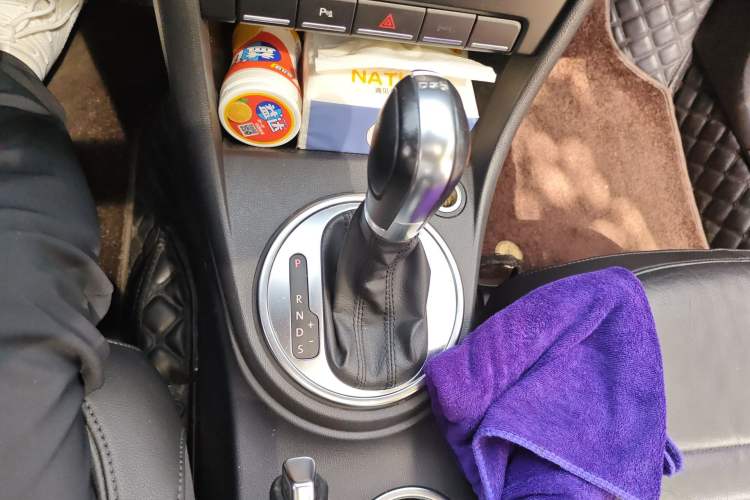 Used Volkswagen Beetle 2013 1.4TSI Luxury Model Gear Lever
