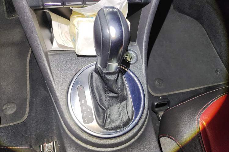 Used Volkswagen Beetle 2013 1.4TSI Luxury Model Gear Lever