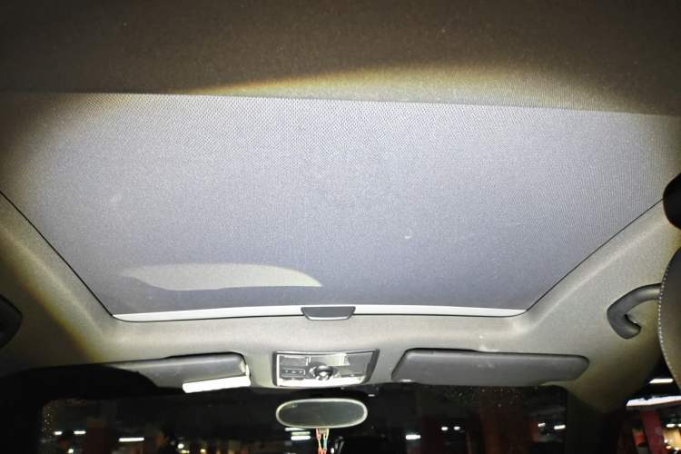 Used Volkswagen Beetle 2013 1.4 TSI Comfort Model Headliner