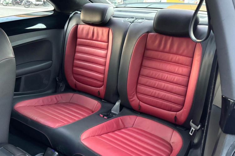 Used Volkswagen Beetle 2013 1.4TSI Luxury Model Headliner