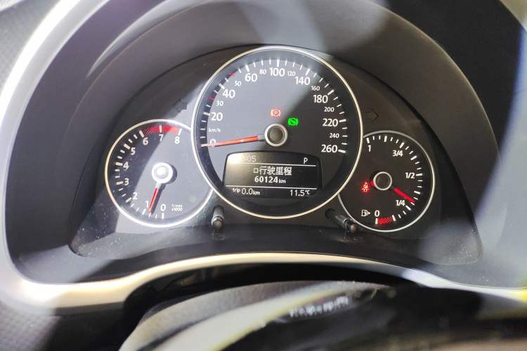 Used Volkswagen Beetle 2013 1.4TSI Luxury Model Instrument Cluster