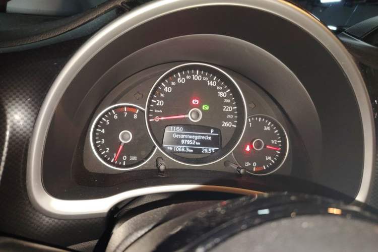 Used Volkswagen Beetle 2013 1.4TSI Luxury Model Instrument Cluster