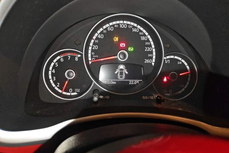 Used Volkswagen Beetle 2013 1.4 TSI Comfort Model Instrument Cluster