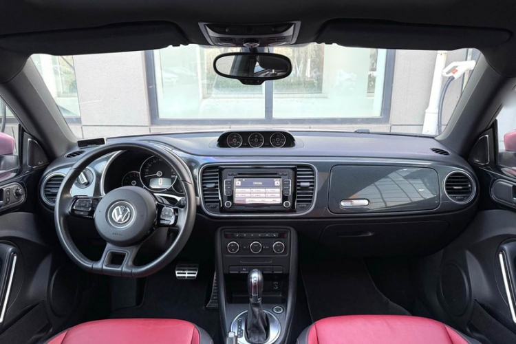 Used Volkswagen Beetle 2013 1.4TSI Luxury Model Interior 3