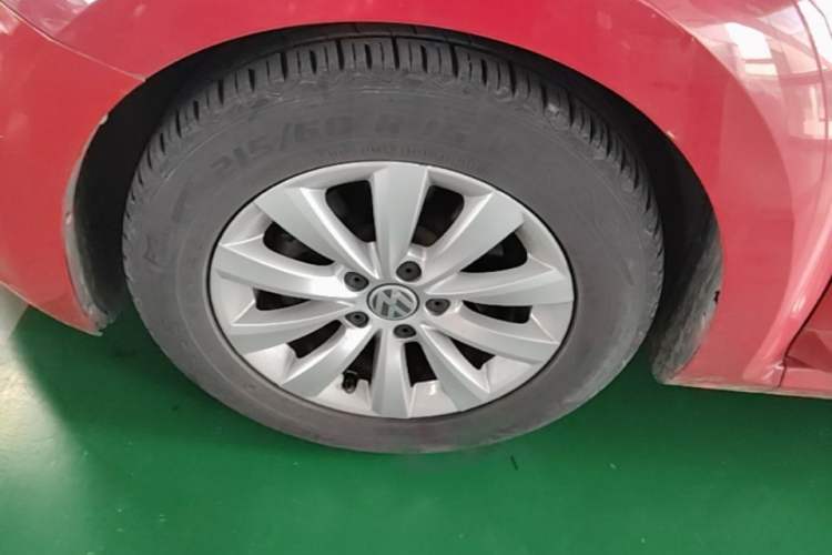 Used Volkswagen Beetle 2013 1.4TSI Fashion Edition Left Front Wheel Hub