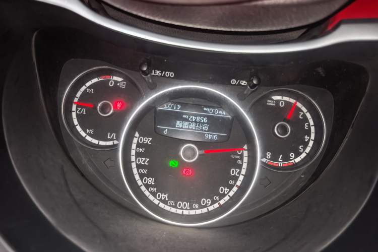 Used Volkswagen Beetle 2013 1.4TSI Fashion Edition Odometer Close Up