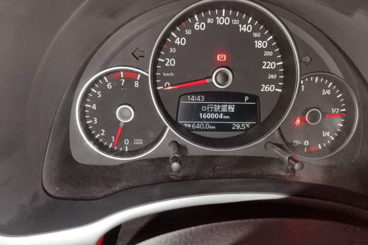 Used Volkswagen Beetle 2013 1.4 TSI Comfort Model Odometer Close Up